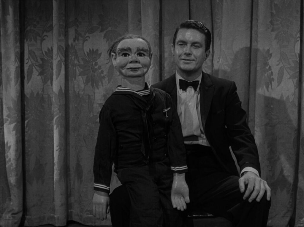 S3E33: The Dummy
